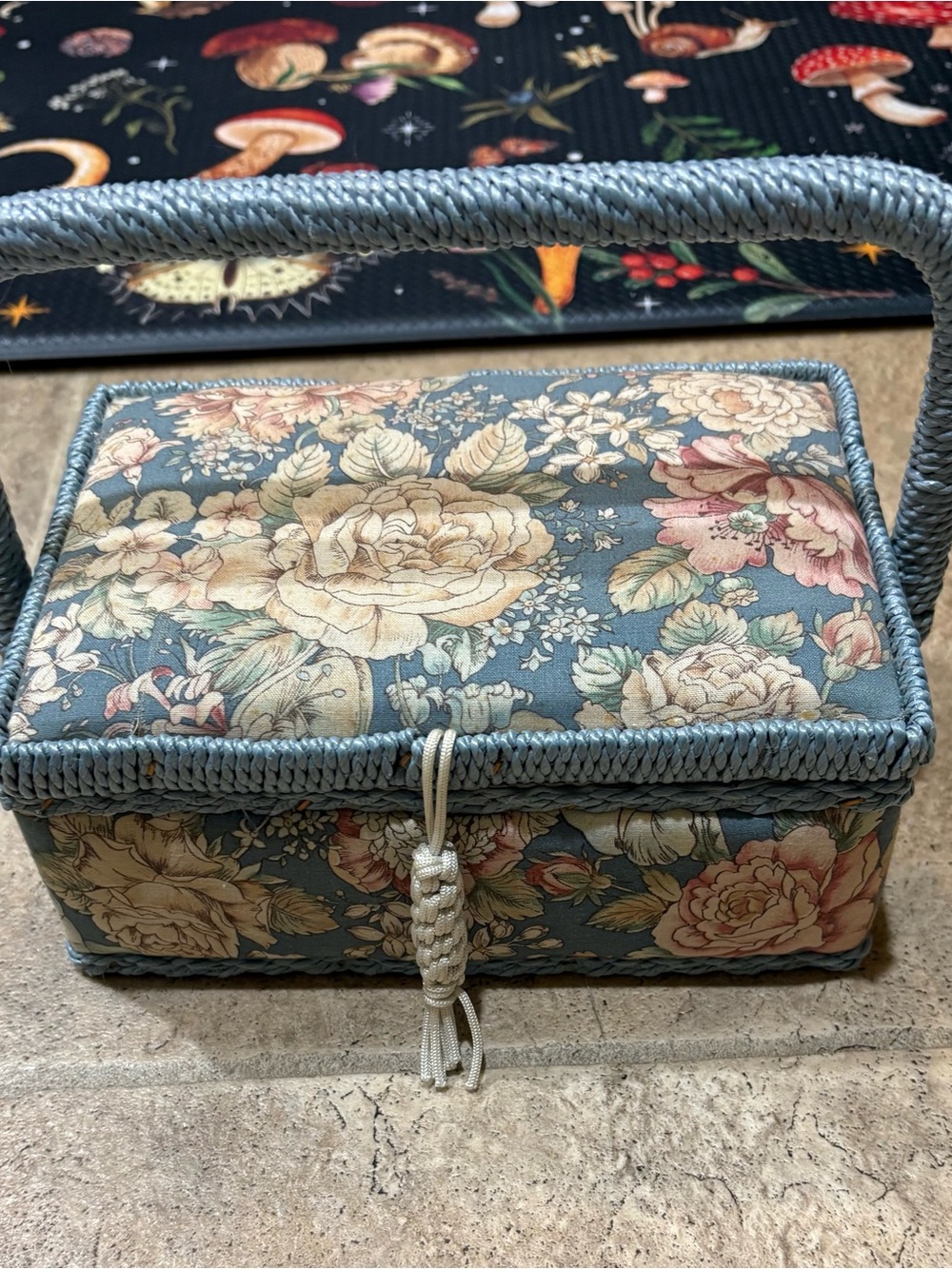 Vintage  lue Floral Sewing Basket